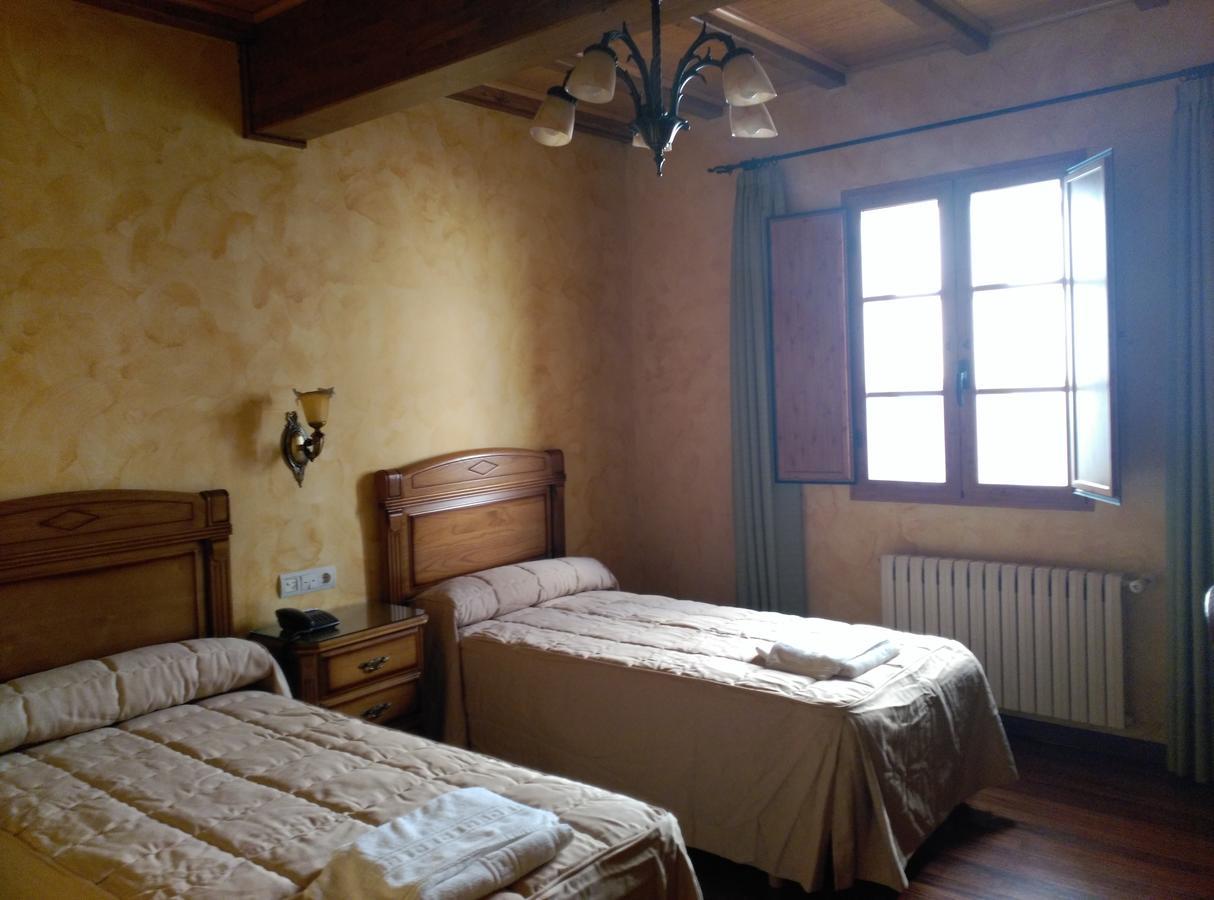 Pico Sacro II Hotel Сантьяго-де-Компостела Номер фото